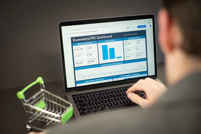 A photo of an employee checking PPC performance on an ecommerce dashboard on a laptop. This image has been made available for use under the Creative Commons Licensing agreement. If you use it, please link back to our website at www.zuko.io. How to record ecommerce conversion budget inputs